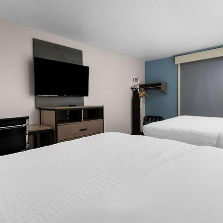 Hotel Clarion Pointe Fort Worth Exterior foto